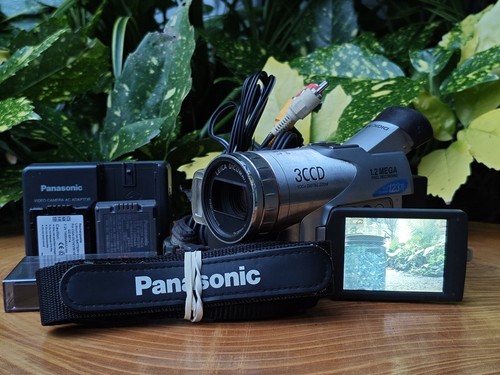 Vd35144429 videocamera minidv - videocamera,